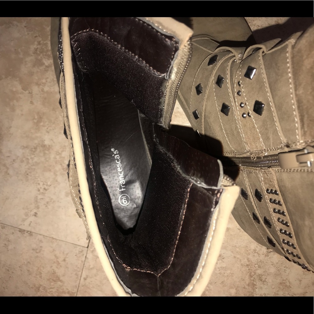 Francesca’s stud ankle bootie - Picture 3 of 4